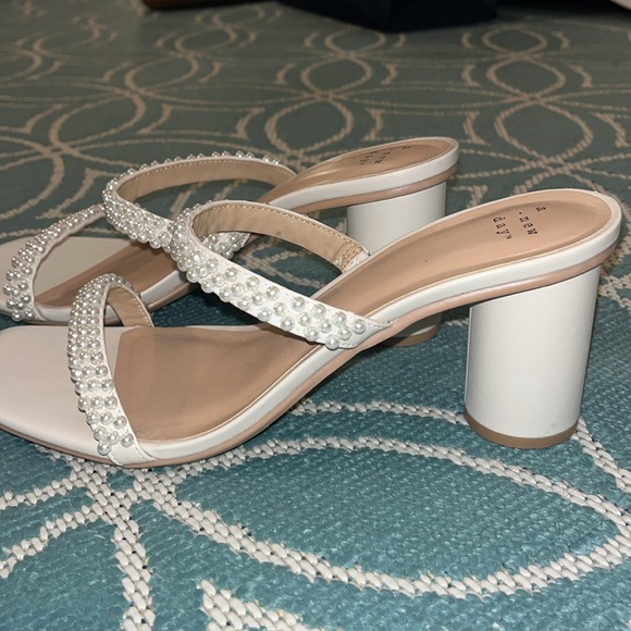 A New Day Pearl Low Chunk Heels - Picture 2 of 3